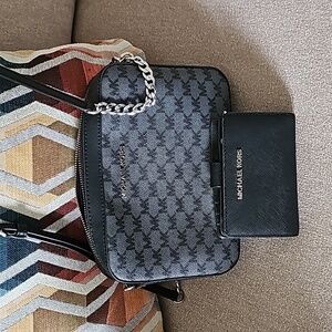 Michael kors crossbody bag